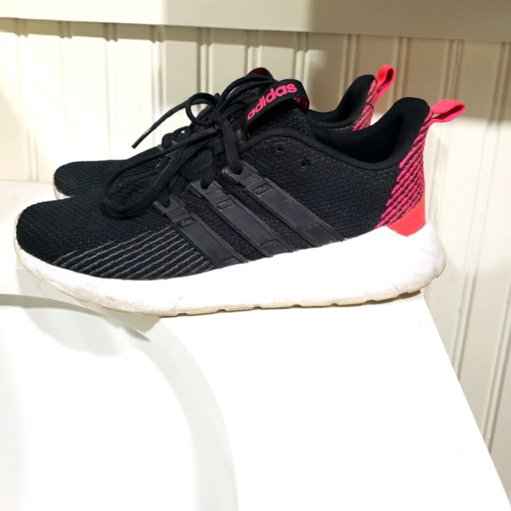 Women's Adidas running shoes size 6.5 Medium